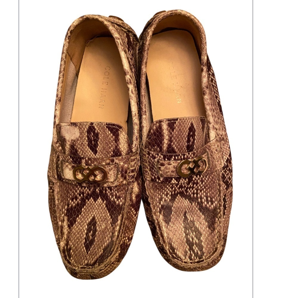 Cole Haan Women US 5.5B Beige Snake Print Moc Toe Driving Penny Loafers